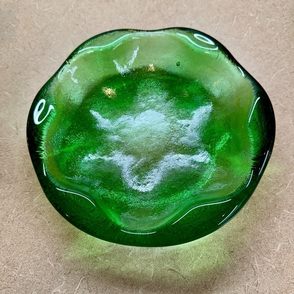 VINTAGE, BLENKO, HANDCRAFTED, THICK GREEN, TEXTURED GLASS ASHTRAY.